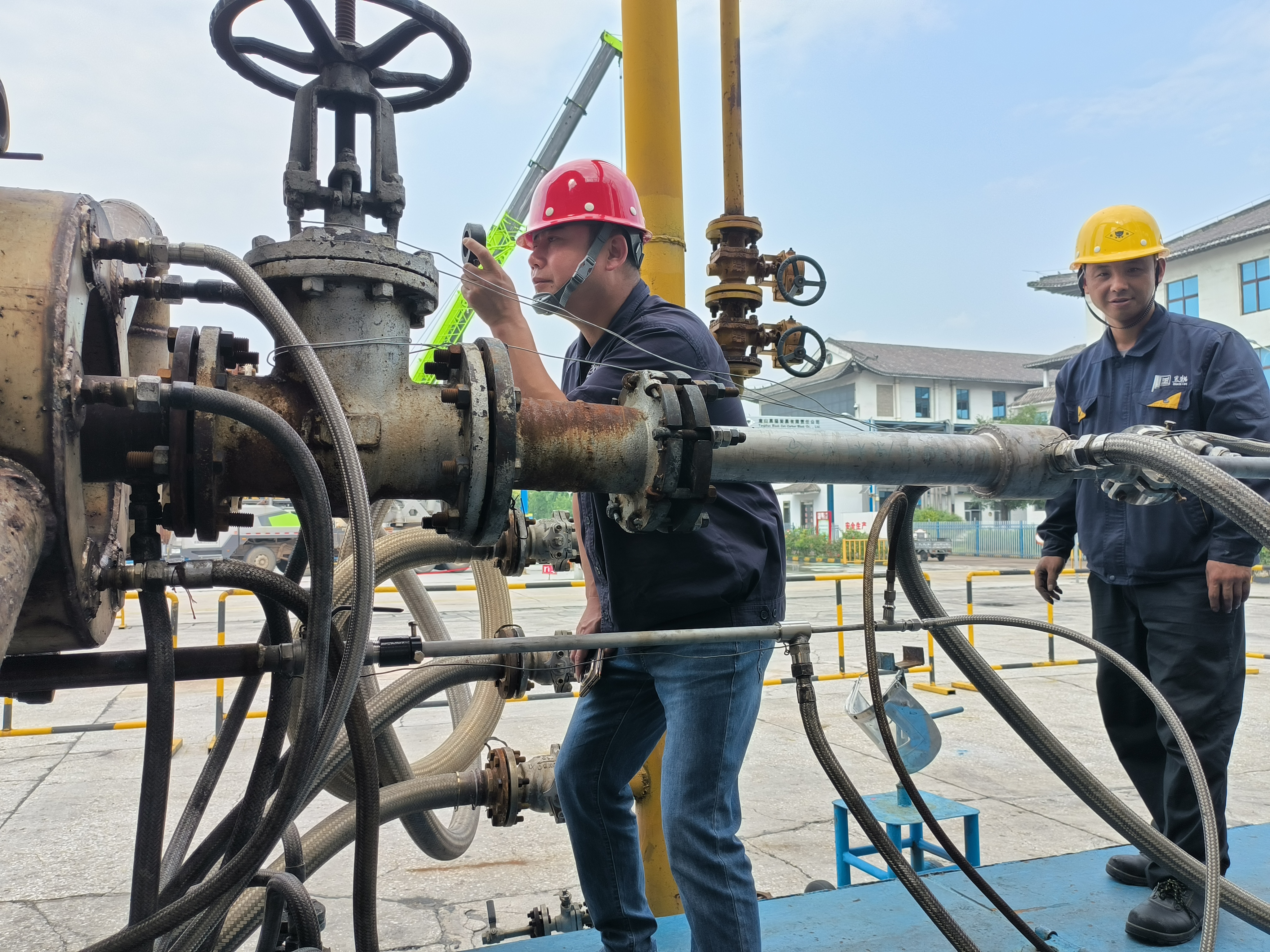 觀察反應(yīng)爐使用情況.jpg 觀察反應(yīng)爐使用情況.jpg