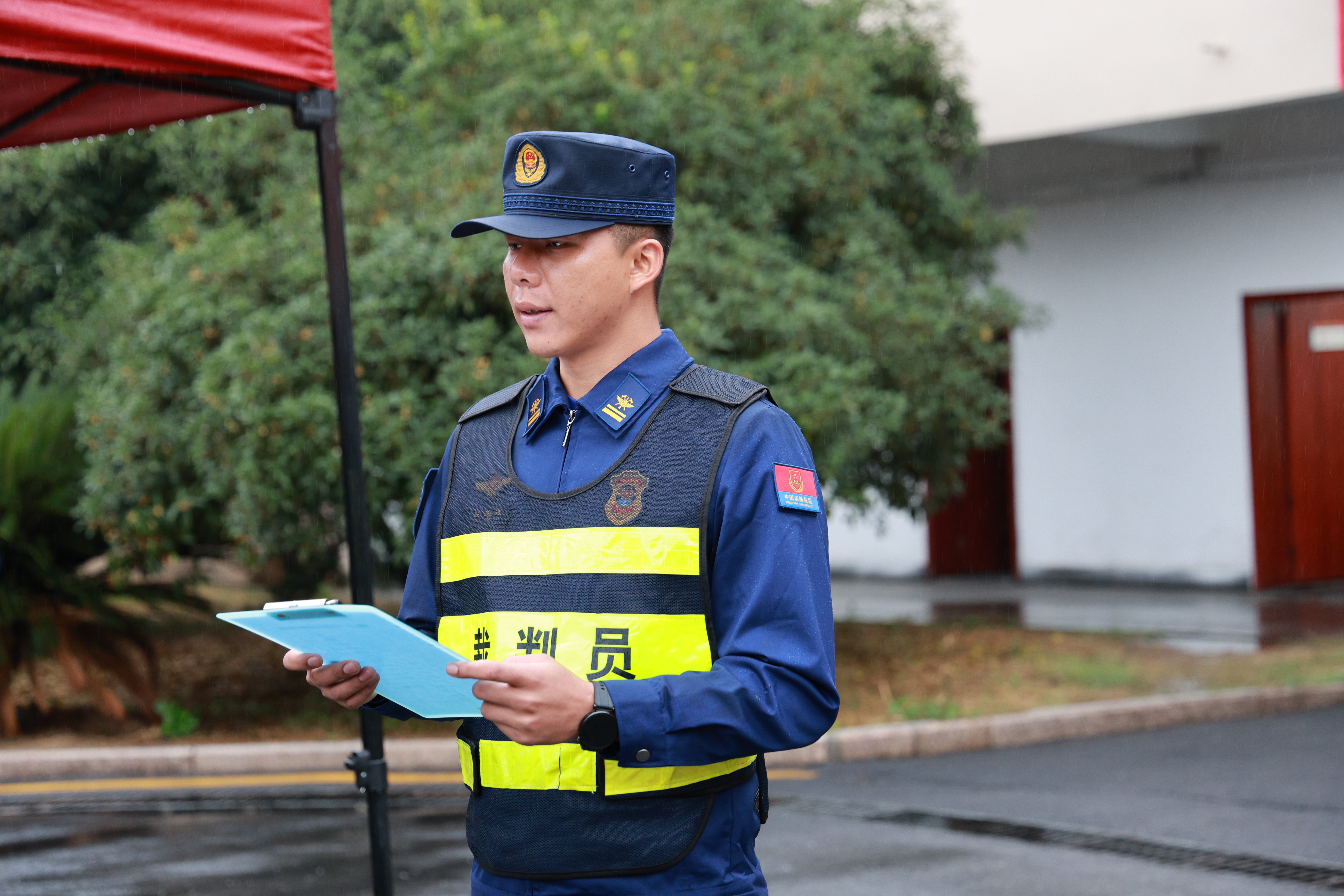 裁判.jpg 裁判.jpg